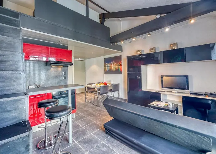 Le Commandant - Paul Mistral - Stade Des Alpes *